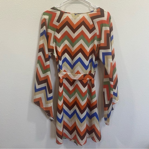 UMGEE Womens Size Medium Boho Geometric Print Dress Tie Waist Split Sleeves - Picture 2 of 6